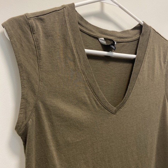 RW&Co V neck, t-shirt, small - Picture 3 of 7